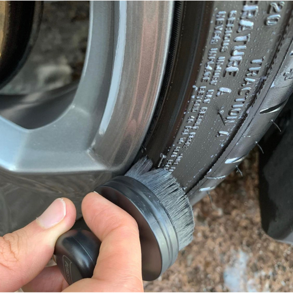 A1 Autozone Tyre Dressing Brush Perfect For Low Profile Tyres